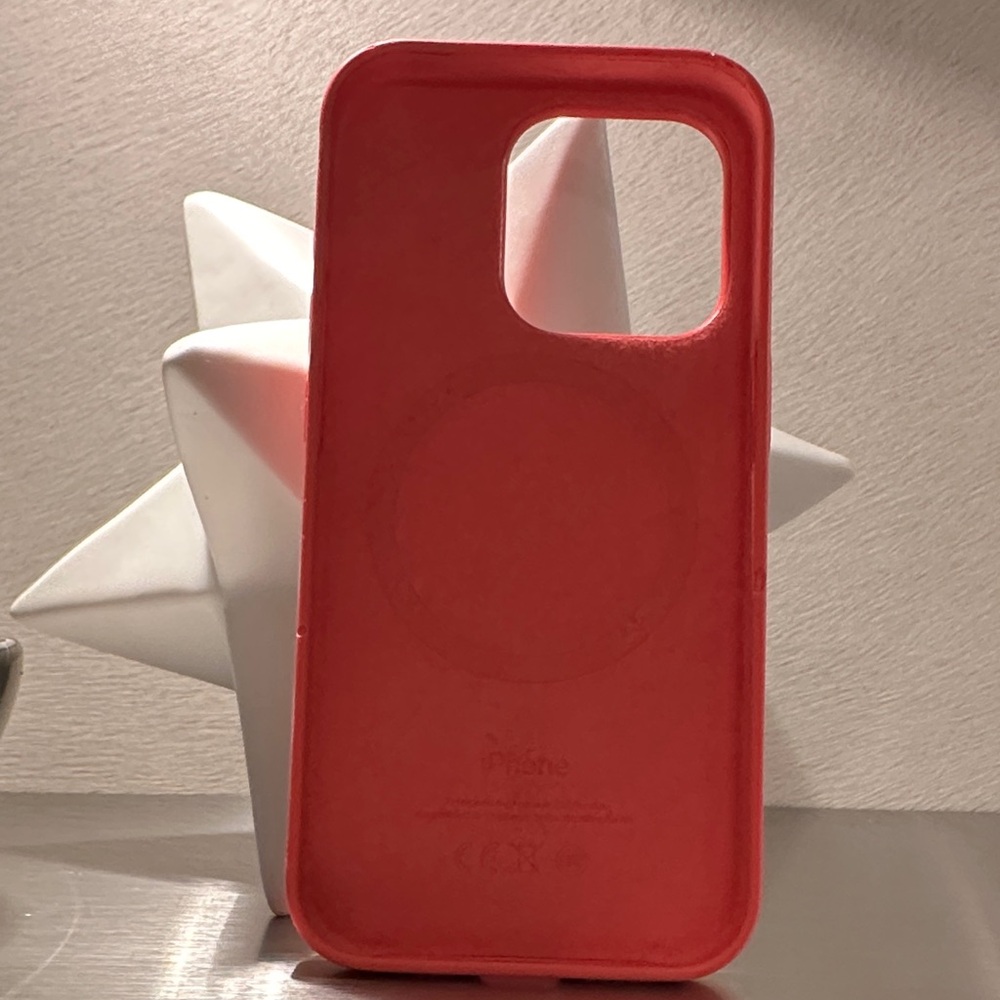 Apple Coral Silicone iPhone 15 pro Case - Picture 2 of 4